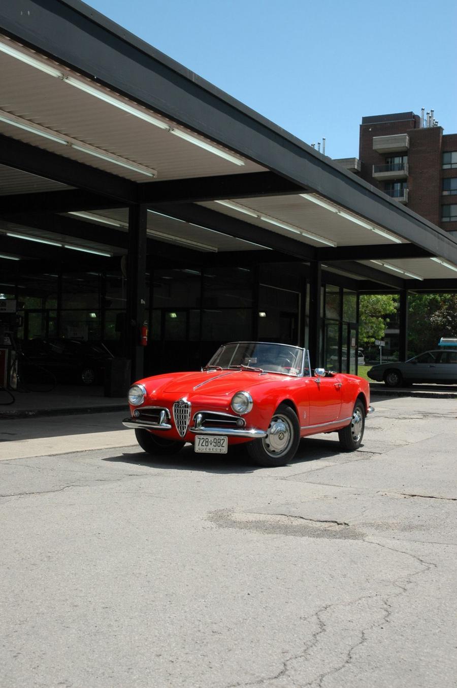  Alfa Romeo Giulietta Spider 1961 года  (фото 6 из 36)